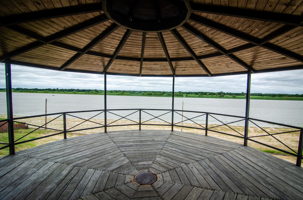 acceso al río Paraguay