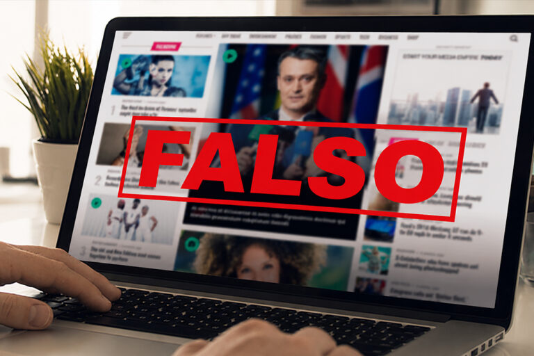 Monitor detectando noticia falsa