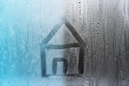Humedad en vidrio de ventana